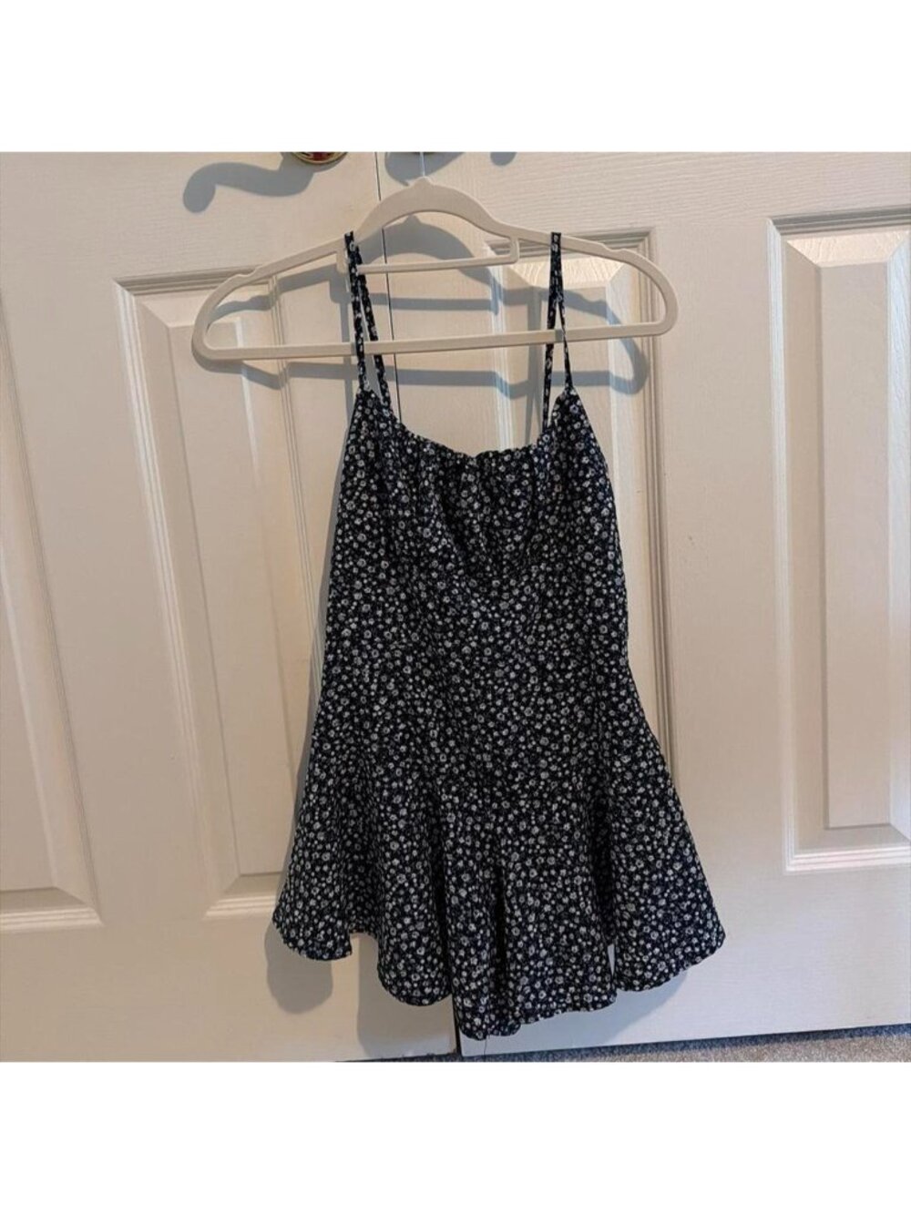 x-small black & white floral romper-don’t remember...